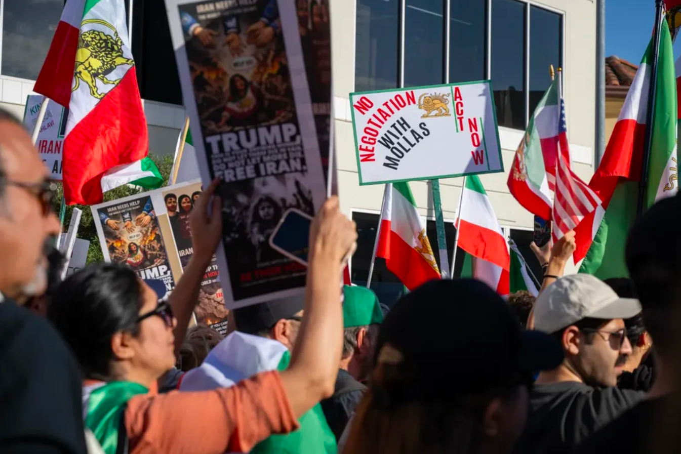 Real Iranian Protests in Los Angeles 2026 against the regime.