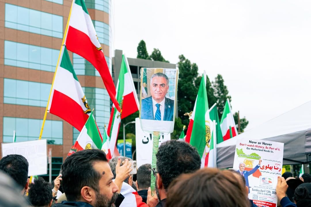 Real Iranian Protests in Los Angeles 2026 against the regime.