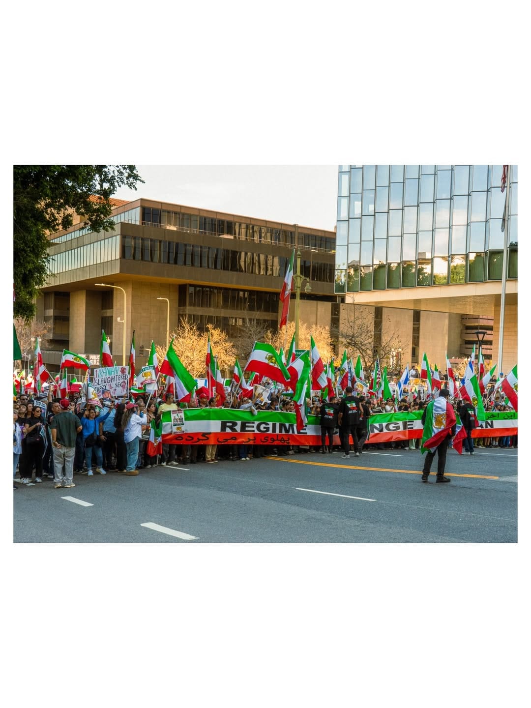 Real Iranian Protests in Los Angeles 2026 against the regime.