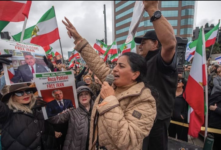Real Iranian Protests in Toronto 2026 against the regime.